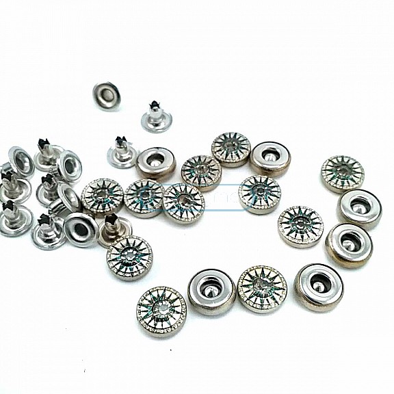 Rhinestone Solar Design Rivet 10 mm 16 L R0032